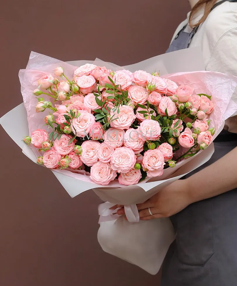 Букет из 11 кустовых роз