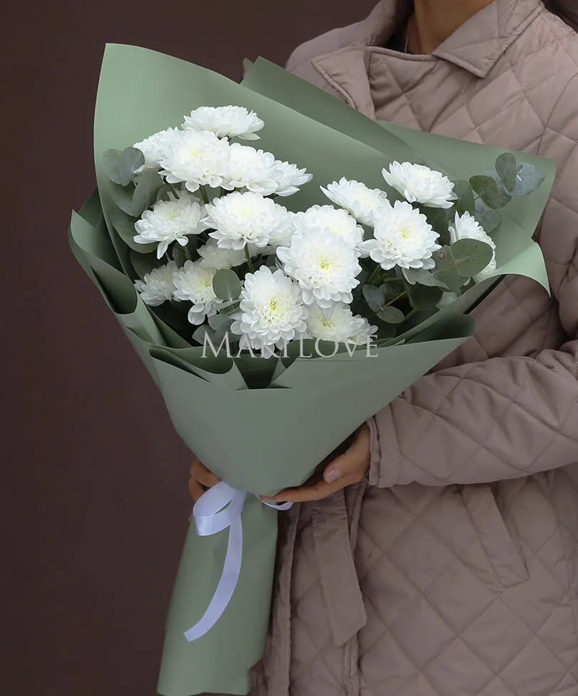 Букет из 3 белых хризантем