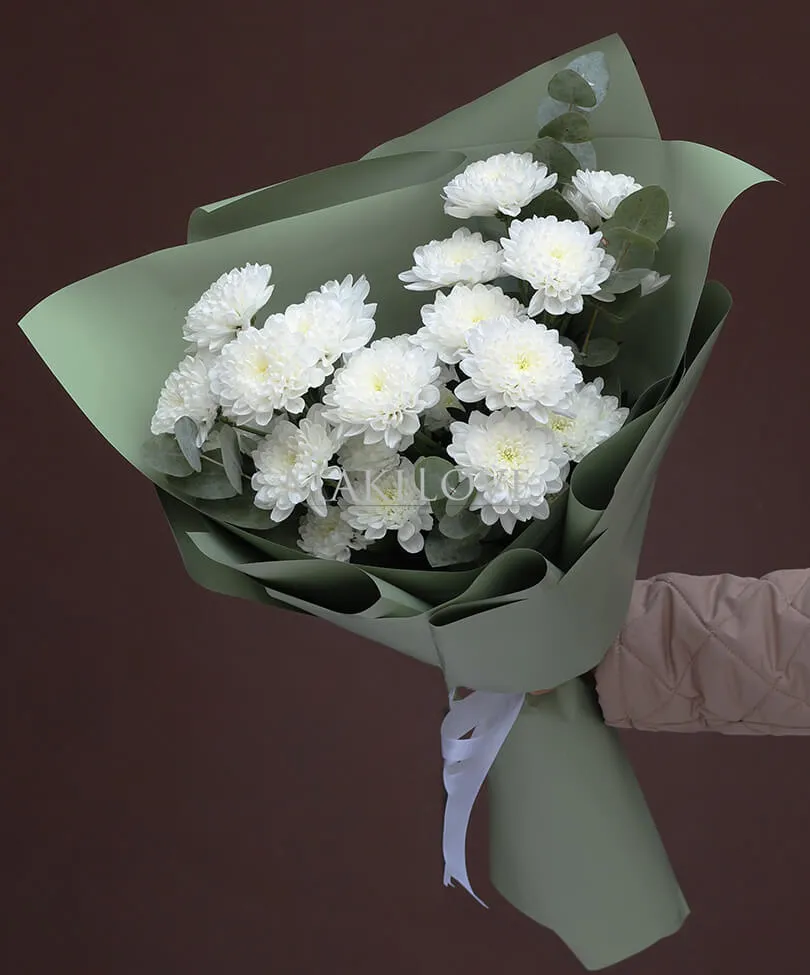 Букет из 3 белых хризантем