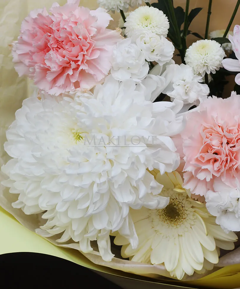 Букет с хризантемами "Теплая забота"