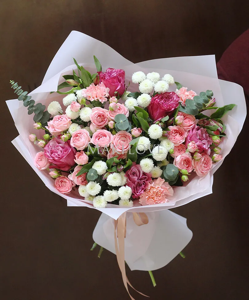 Букет с кустовыми розами "Моей музе"