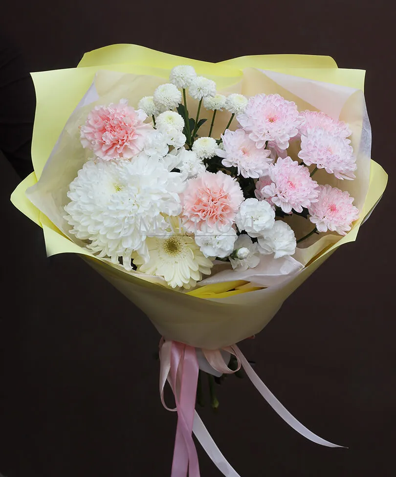 Букет с хризантемами "Теплая забота"