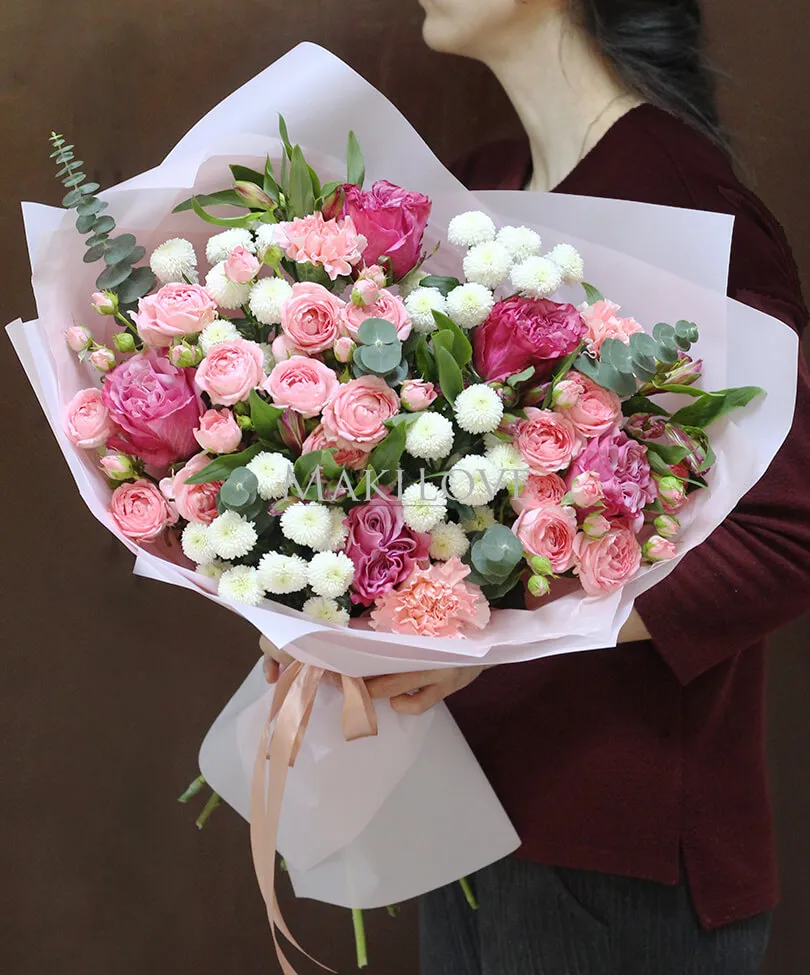 Букет с кустовыми розами "Моей музе"