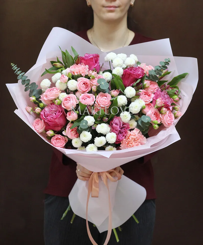 Букет с кустовыми розами "Моей музе"