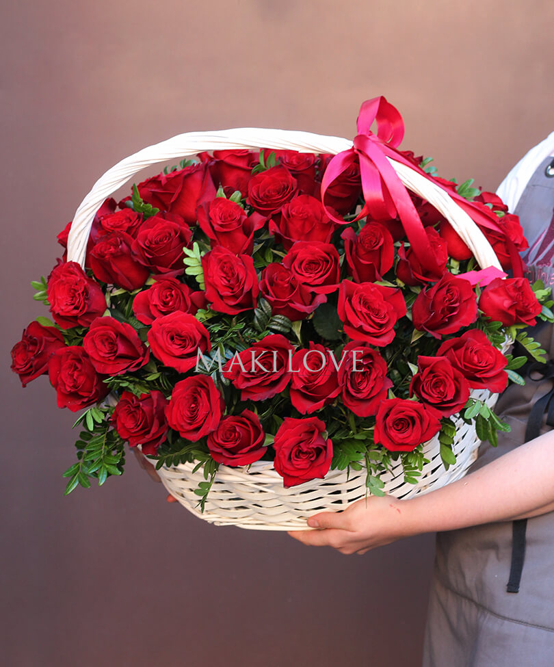 Корзина из 51 красной розы