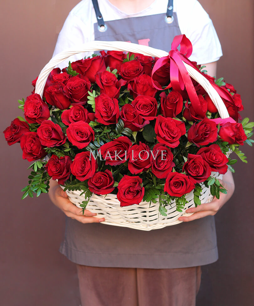 Корзина из 51 красной розы