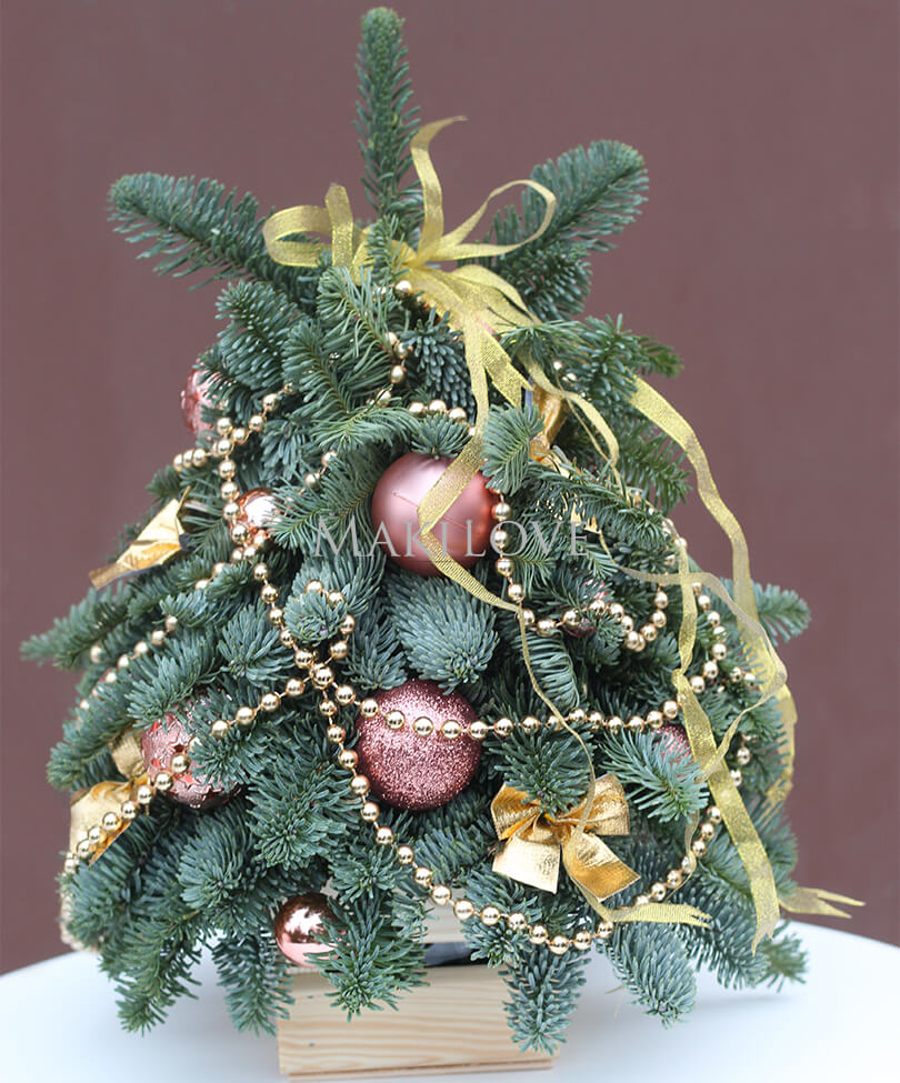 Новогодний букет №6 из еловых веток
