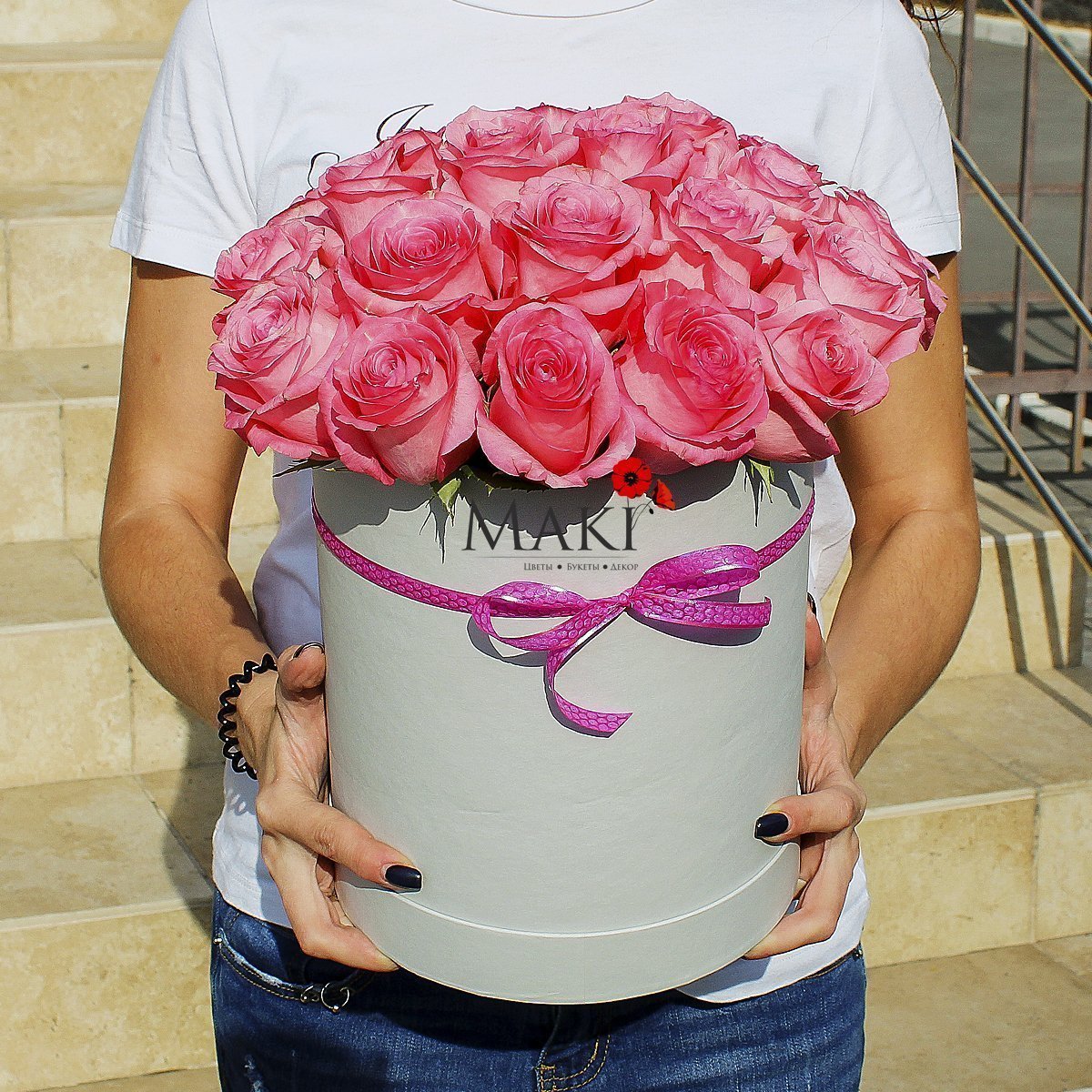 Букет роз в шляпной коробке «Розовые мечты»