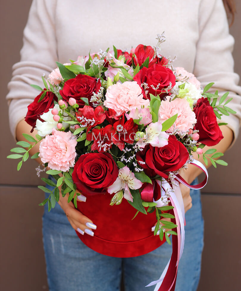 Букет «Барселона» в шляпной коробке