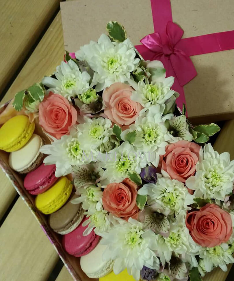 Коробочка с макаронс №3