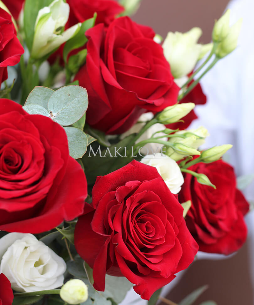 Букет «Моей королеве» в шляпной коробке