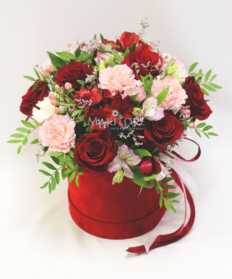 Букет «Барселона» в шляпной коробке