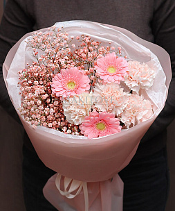 Букет с герберами "Мелодия нежности"