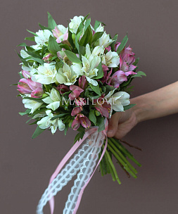 Свадебный букет невесты из альстромерий №81