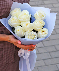 Букет из 9 белых роз