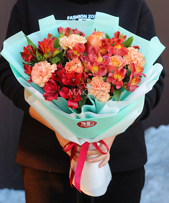 Букет с альстромериями «Теплый привет»