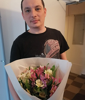 600