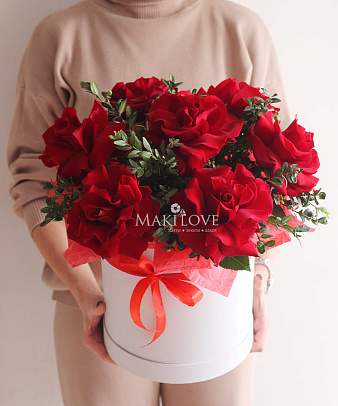 Букет в шляпной коробке «Выпускной»