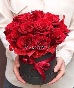 Букет 15 роз «Чили» (черная коробка)