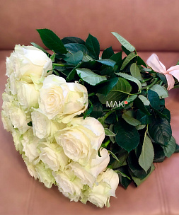 Букет из 25 белых роз Премиум
