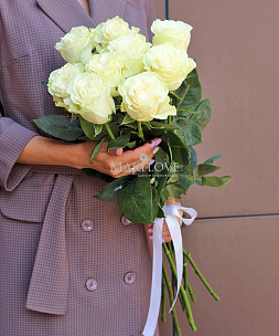 Букет 9 белых роз Премиум