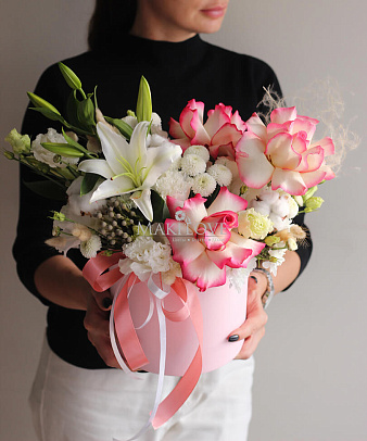 Композиция цветов «Полет колибри»