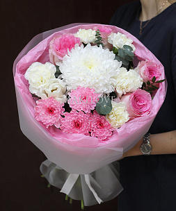 Букет из роз и хризантем "Самой родной"