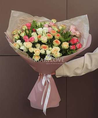 Букет из 15 кустовых роз