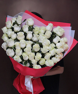 Сердце из 51 белой розы