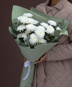 Букет из 3 белых хризантем