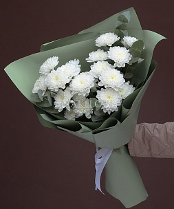 Букет из 3 белых хризантем