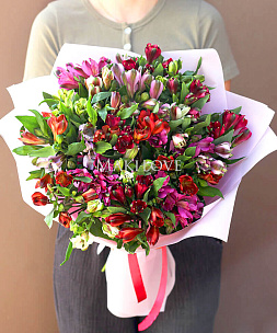 Букет из 25 альстромерий