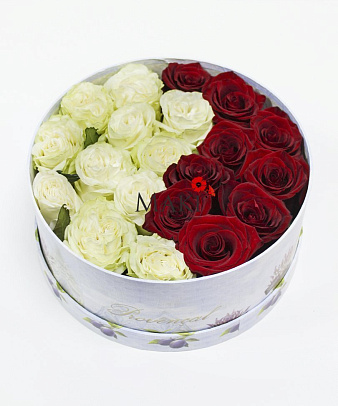 Букет роз «Инь и ян» в коробке