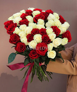 Букет 51 красная и белая роза