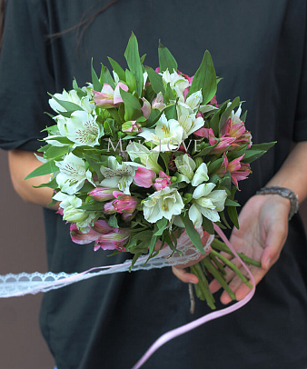 Свадебный букет невесты из альстромерий №81