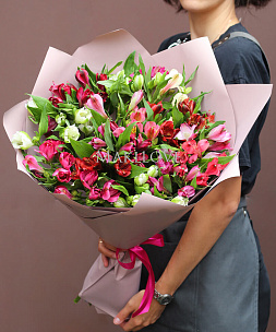 Букет из 19 альстромерий