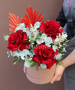 Букет «Паттайя» в шляпной коробке