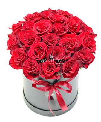 Букет роз в шляпной коробке «Мадрид»