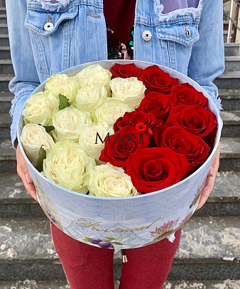 Букет роз «Инь и ян» в коробке