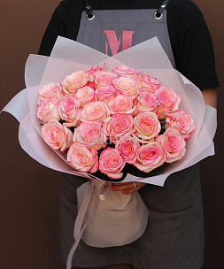 Букет из 25 розовых роз