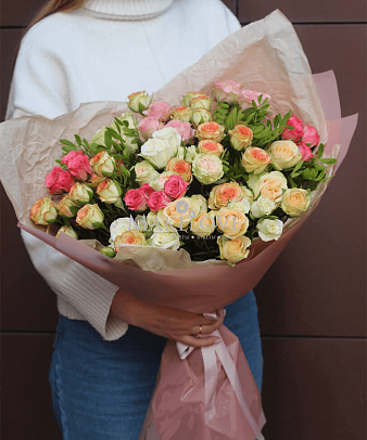 Букет из 15 кустовых роз