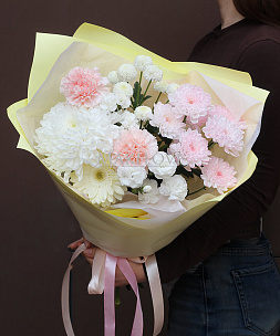 Букет с хризантемами "Теплая забота"