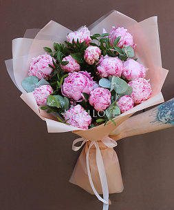 Букет пионов